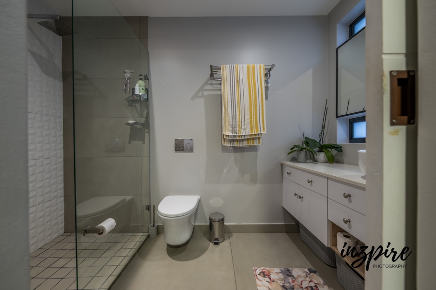 4 Bedroom Property for Sale in Village On Sea Western Cape